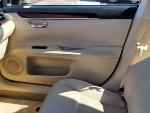 Used 2013 Lexus ES 350 w/ Luxury Pkg image 31