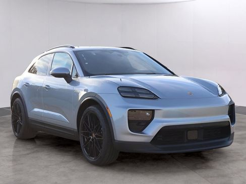New 2025 Porsche Macan 4S Electric image 11