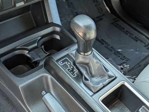 Used 2022 Toyota Tacoma SR RWD image 13