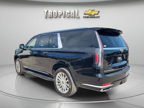 Used 2023 Cadillac Escalade ESV Premium Luxury RWD image 3