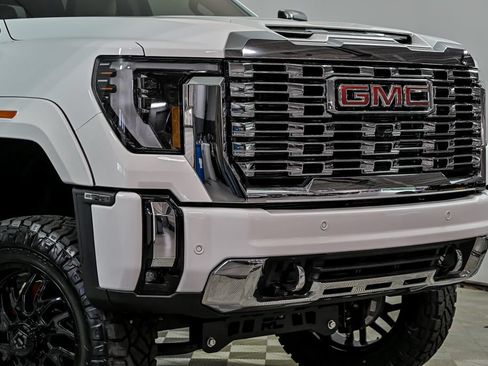 New 2026 GMC Sierra 2500 Denali w/ Technology Package AWD/4WD image 2