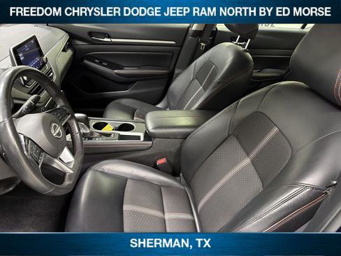 Used 2024 Nissan Altima 2.5 SR FWD image 7