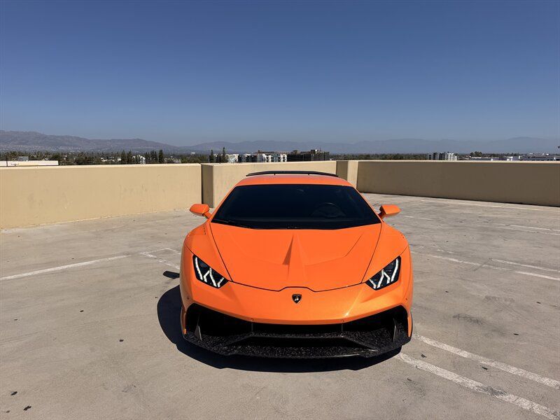 Used 2015 Lamborghini Huracan LP 610-4 AWD/4WD image 12