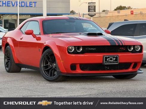 Used 2022 Dodge Challenger R/T Scat Pack RWD image 2