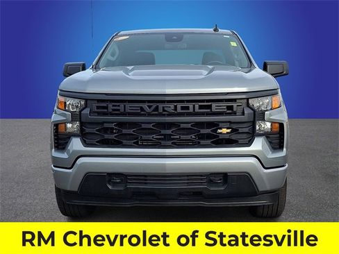Used 2025 Chevrolet Silverado 1500 Custom image 2