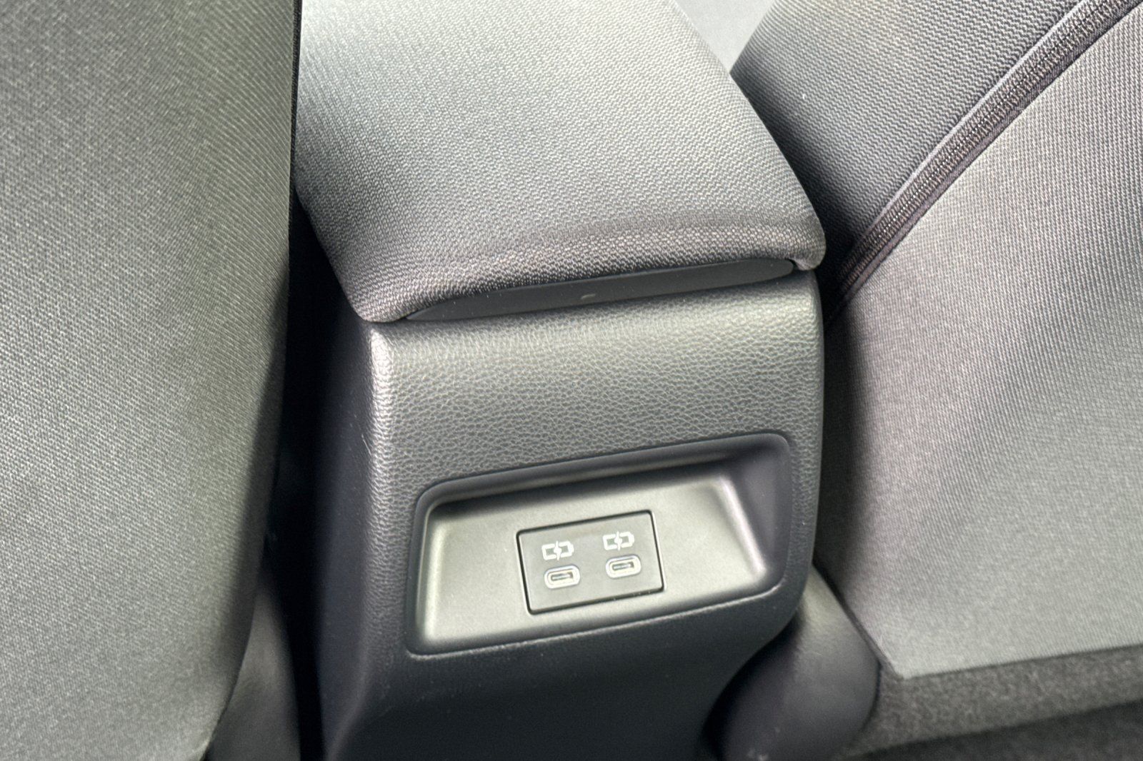 Used 2023 Toyota Corolla LE w/ LE Convenience Package FWD image 17