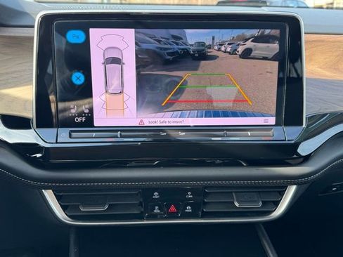 Used 2024 Volkswagen Atlas SE AWD/4WD image 40