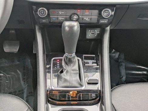 Used 2024 Jeep Compass Latitude image 17