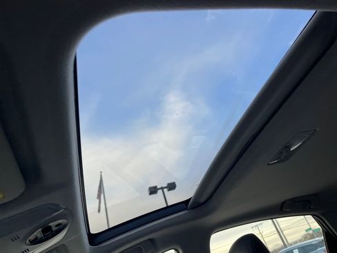 Used 2014 Toyota Prius Four image 23