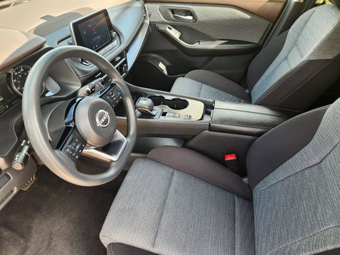 Used 2023 Nissan Rogue SV FWD image 16