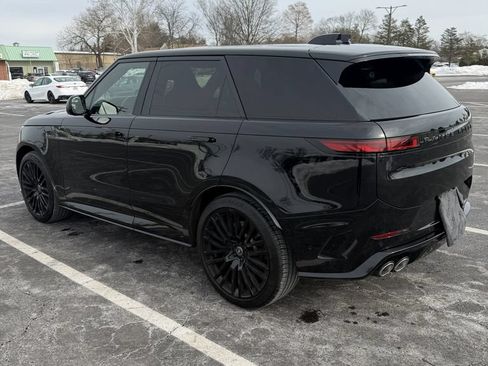 Used 2024 Land Rover Range Rover Sport AWD/4WD image 3