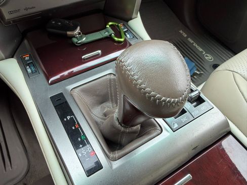 Used 2017 Lexus GX 460 Luxury w/ Preferred Accessory Package AWD/4WD image 35