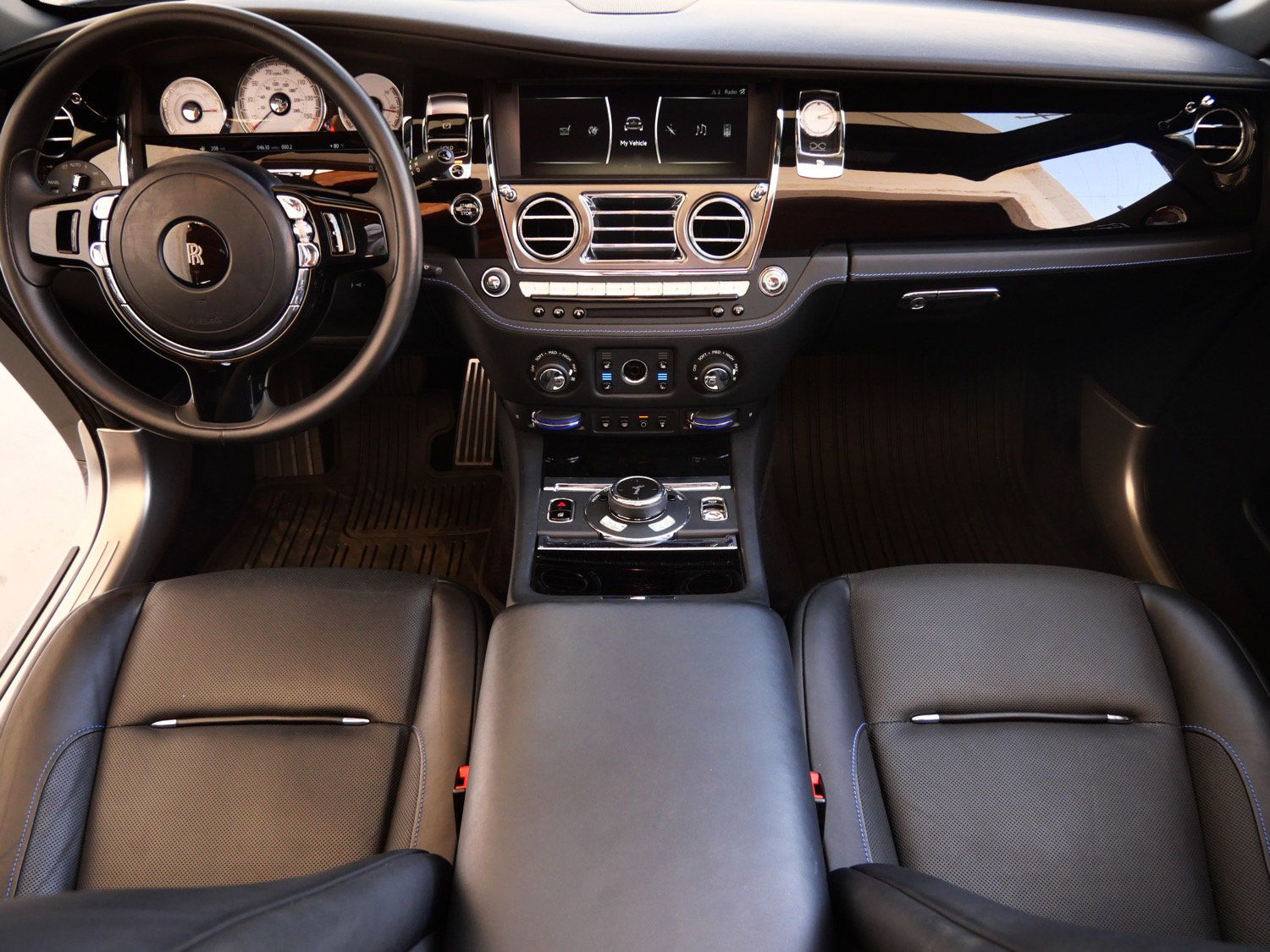 Used 2018 Rolls-Royce Dawn RWD image 4