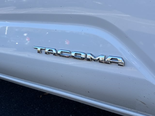 Used 2024 Toyota Tacoma SR5 AWD/4WD image 13