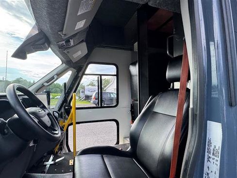 Used 2021 Ford Transit 350 DRW RWD image 37