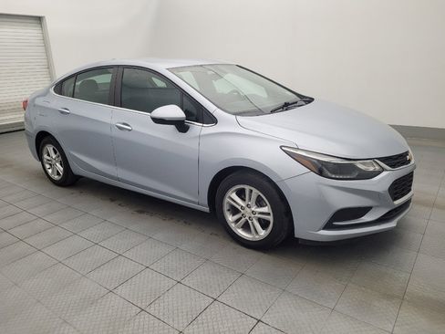 Used 2017 Chevrolet Cruze LT image 11
