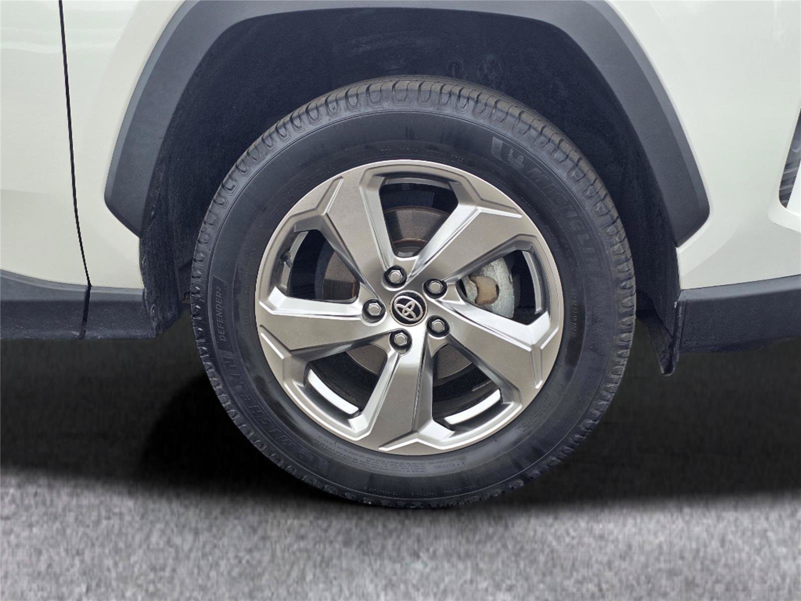 Used 2021 Toyota RAV4 XLE Premium AWD/4WD image 6