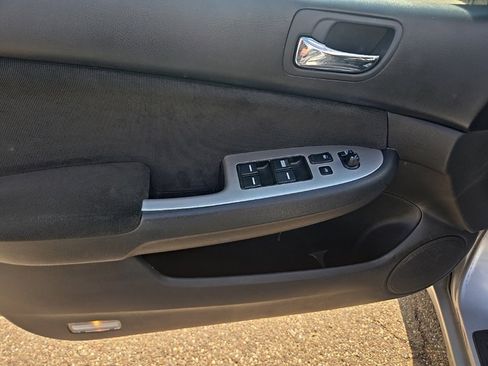 Used 2007 Honda Accord EX image 10