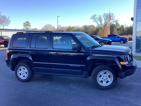 Used 2017 Jeep Patriot Sport w/ Power Value Group image 4