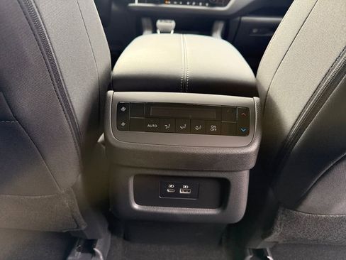 New 2025 Nissan Pathfinder SV image 28