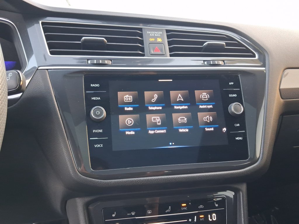 Certified 2024 Volkswagen Tiguan SE R-Line FWD image 26