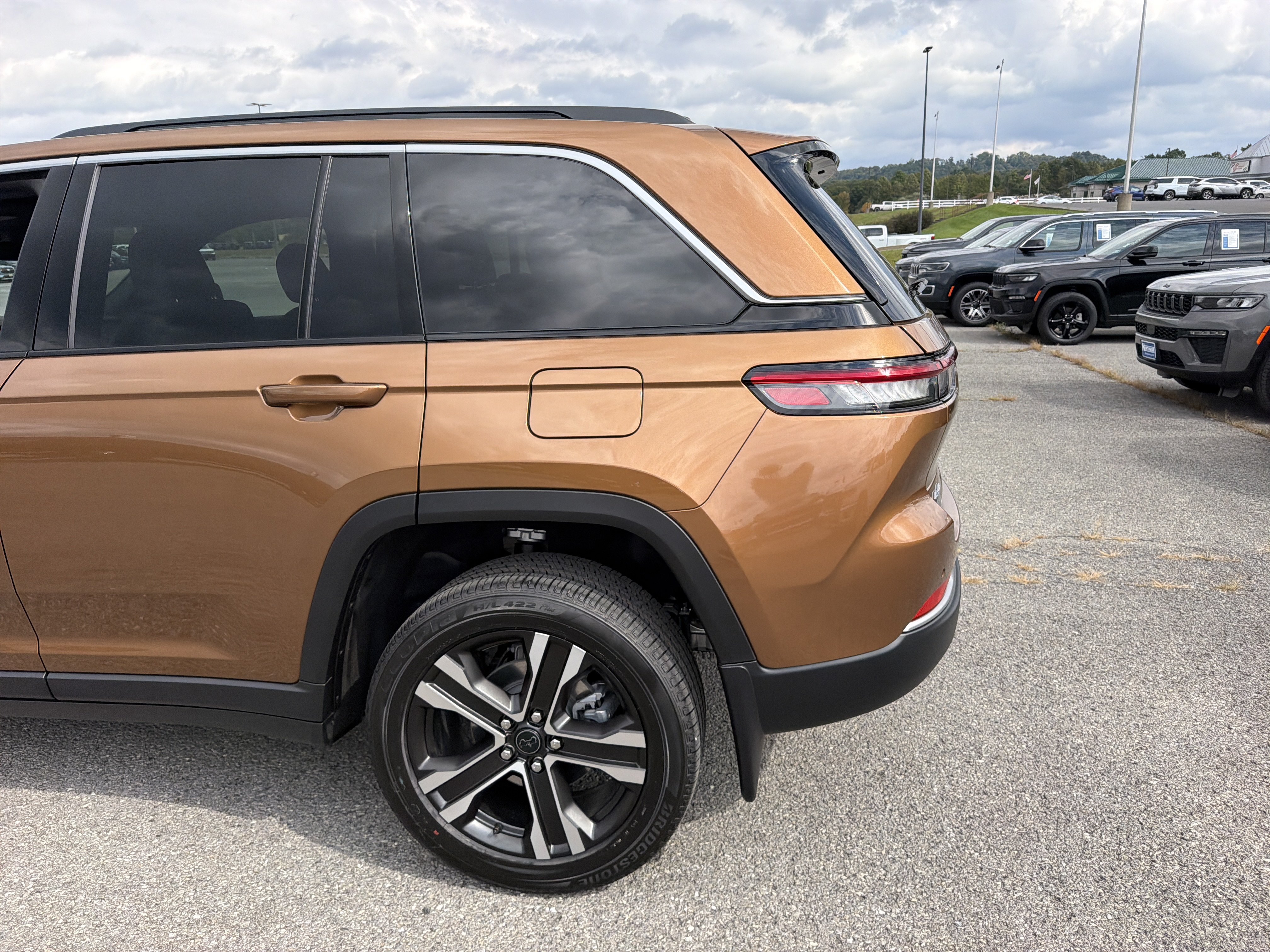 New 2027 Jeep Grand Cherokee Limited AWD/4WD image 9