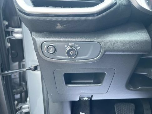Used 2023 Chevrolet TrailBlazer LS FWD image 16