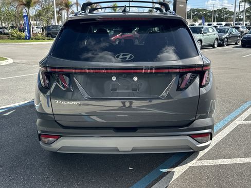 New 2026 Hyundai Tucson Limited FWD image 8