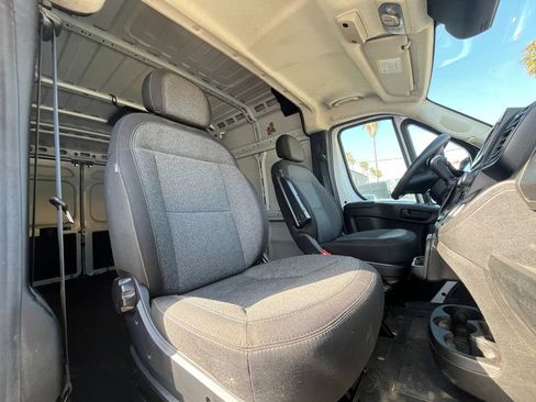 Used 2024 RAM ProMaster 2500 w/ Convenience Group FWD image 15