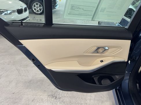 Used 2025 BMW 330i Sedan w/ Convenience Package image 15