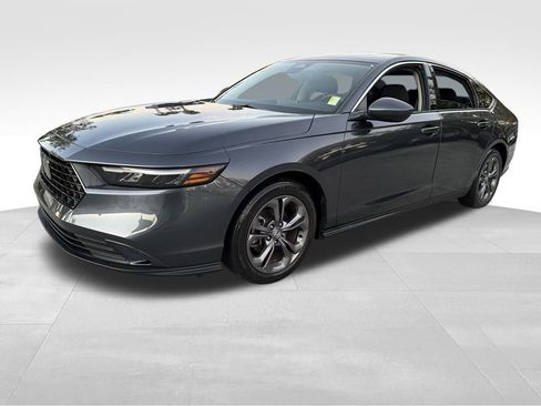 Used 2023 Honda Accord EX image 3