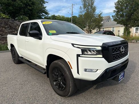 Used 2023 Nissan Frontier SV w/ Midnight Edition Package AWD/4WD image 9