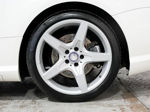 Used 2013 Mercedes-Benz SL 550 image 36