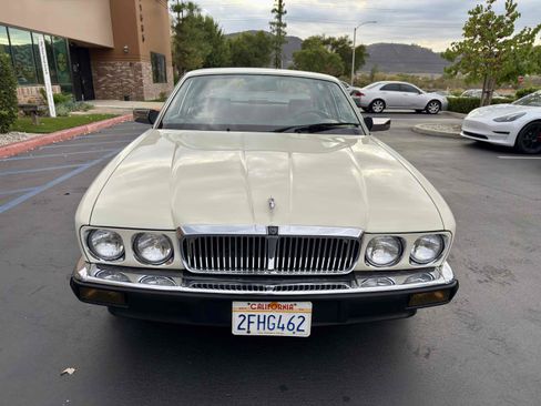 Used 1988 Jaguar XJ6 image 7