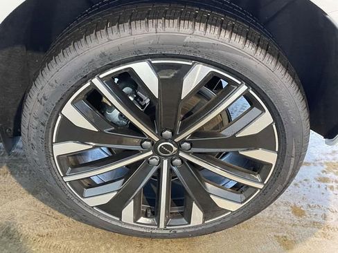 New 2026 Volvo XC60 T8 Ultra w/ Protection Package Premier AWD/4WD image 10