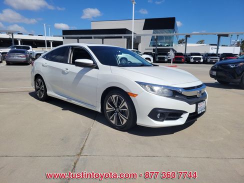 Used 2017 Honda Civic EX-T image 2