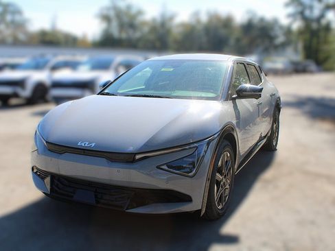 New 2025 Kia EV6 Wind image 16