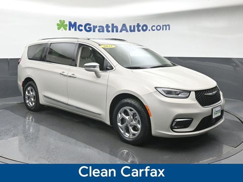 Used 2021 Chrysler Pacifica Limited AWD/4WD image 2
