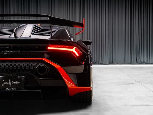 Used 2021 Lamborghini Huracan STO RWD image 50