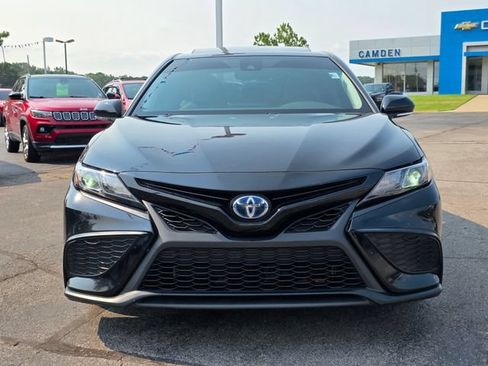 Used 2024 Toyota Camry SE w/ Audio Upgrade Package FWD image 4