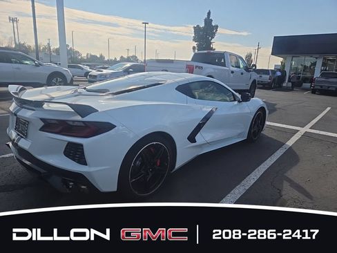 Used 2021 Chevrolet Corvette Stingray Coupe w/ Z51 Performance Package RWD image 4