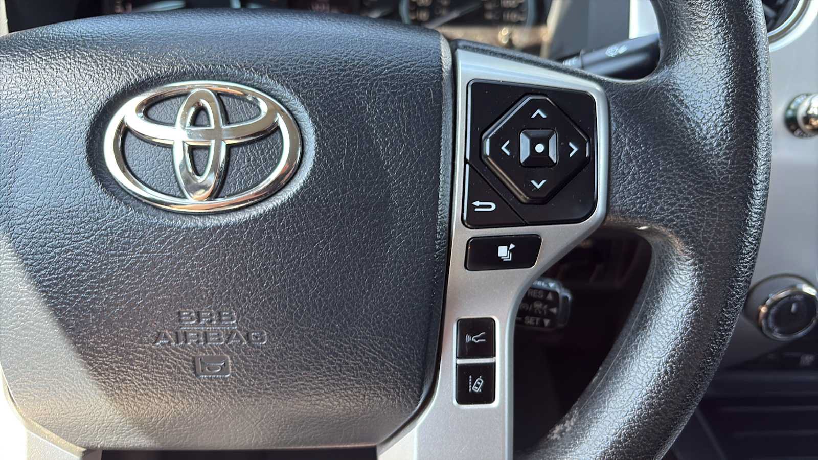 Used 2020 Toyota Tundra SR5 w/ TRD Off-Road Package AWD/4WD image 10