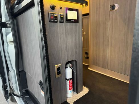 Used 2021 Mercedes-Benz Sprinter 2500 w/ Windows All Around Package image 25