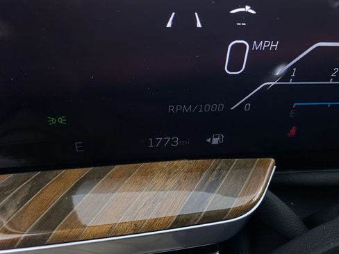 New 2025 Cadillac Escalade Sport Platinum image 4