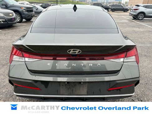 Used 2024 Hyundai Elantra SEL image 4