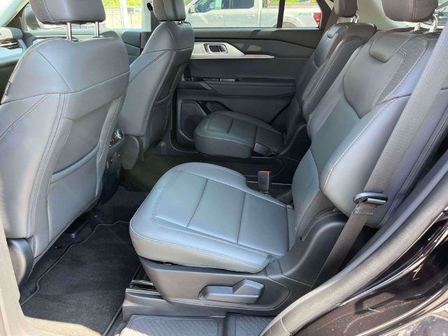 New 2026 Ford Explorer Active w/ Active Comfort Package RWD image 16