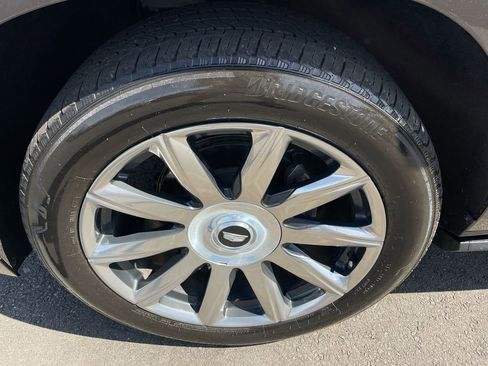 Used 2021 Cadillac Escalade ESV Premium Luxury Platinum image 38