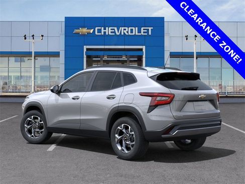 New 2025 Chevrolet Trax LT w/ Driver Confidence Package image 3