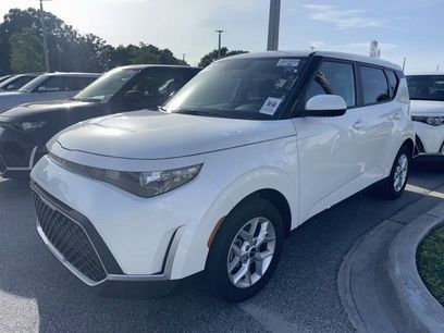 Certified 2025 Kia Soul LX w/ LX Technology Package