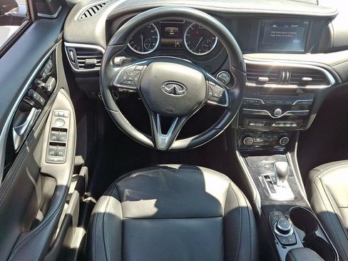Used 2018 INFINITI QX30 Premium w/ Navigation Package AWD/4WD image 12